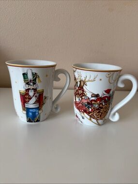 Williams Sonoma Holiday Mugs (2)